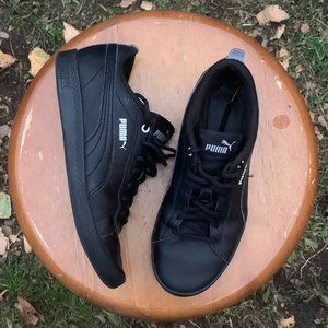 Sweet lil' all-black Pumas